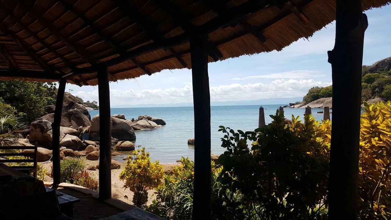 Mufasa Eco Lodge Monkey Bay Esterno foto